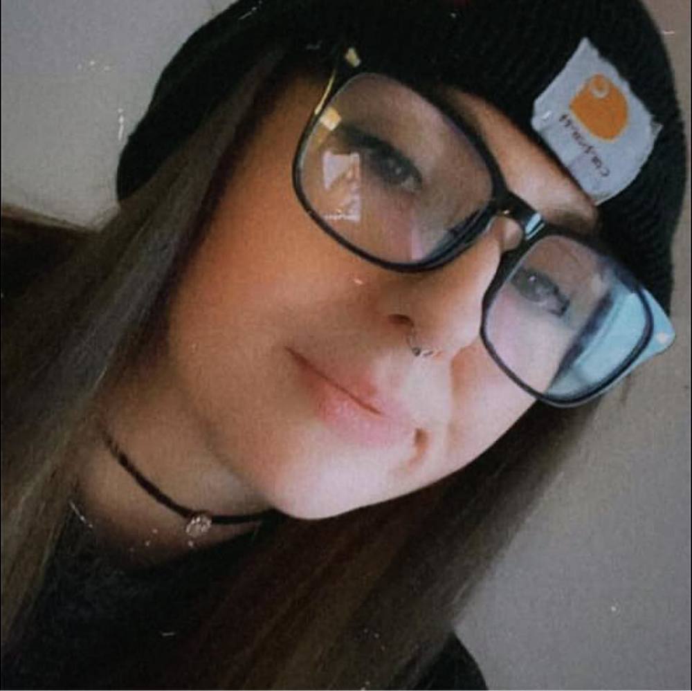Meet your Posher, Karis